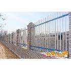 供應(yīng)鄭州市耐克森新型柵欄鋅鋼護(hù)欄品質(zhì)一流制作精湛結(jié)構(gòu)合理